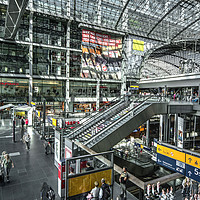 Buy canvas prints of Berlin Hauptbahnhof  by Rob Hawkins