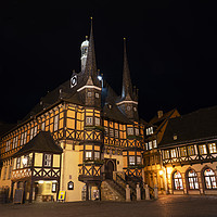 Buy canvas prints of Wernigerode Rathaus bei Nacht by Rob Hawkins