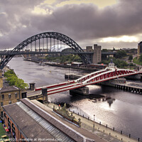 Buy canvas prints of Toon Bridges  by Rob Hawkins