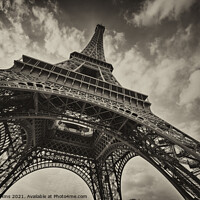 Buy canvas prints of La Tour Eiffel by Rob Hawkins