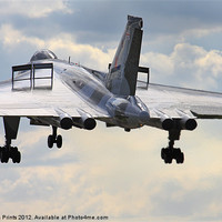 Buy canvas prints of Vulcan Bomber XH558 by Oxon Images