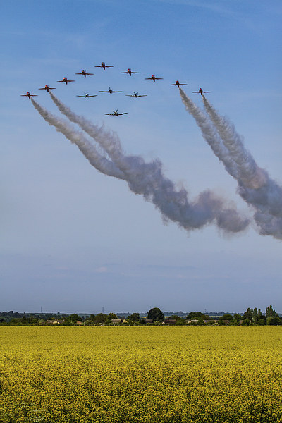 Red Arrows and Eagle Squadron Picture Board by Oxon Images