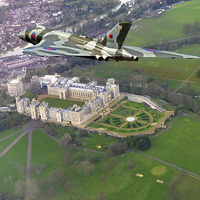 Buy canvas prints of  Vulcan XH558 over Windsor by Oxon Images