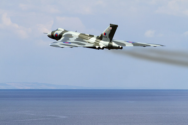  Vulcan XH558 at Dawlish Picture Board by Oxon Images