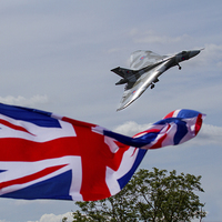 Buy canvas prints of  Vulcan XH558 final display at RIAT by Oxon Images
