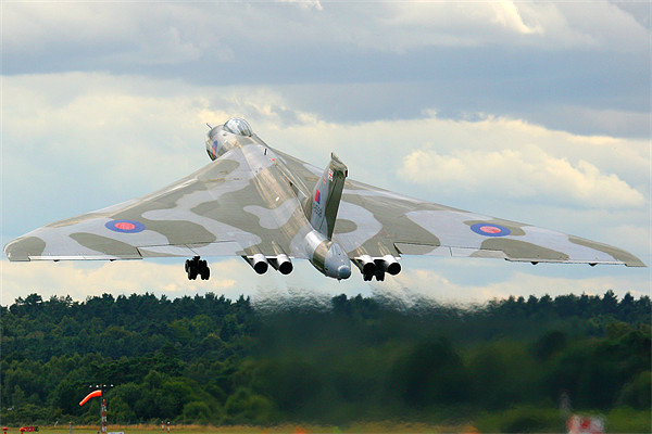 XH558 Avro Vulcan Bomber Picture Board by Oxon Images