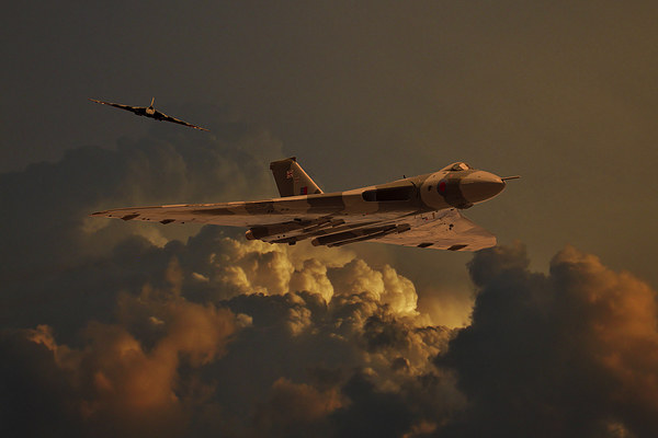 Vulcan bombers Into the storm Picture Board by Oxon Images