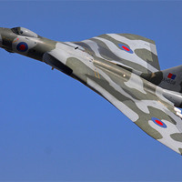 Buy canvas prints of Avro Vulcan Bomber XH558 at RIAT Air Show by Oxon Images