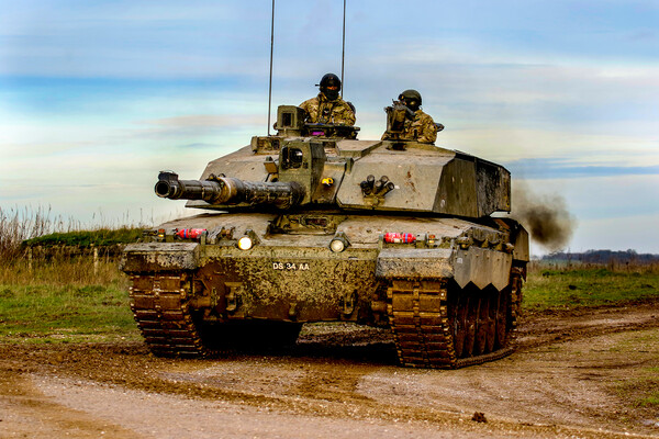 Challenger 2 Main Battle Tank Picture Board by Oxon Images