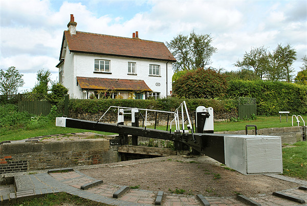 Lock 44, Marsworth Picture Board by graham young