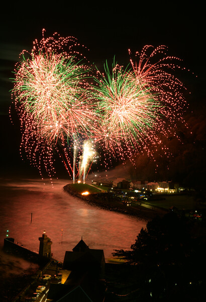Mesmerizing Fireworks Display in Lynmouth North De Picture Board by graham young