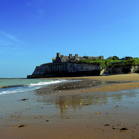 Buy canvas prints of Kingsgate Castle by Doug McRae