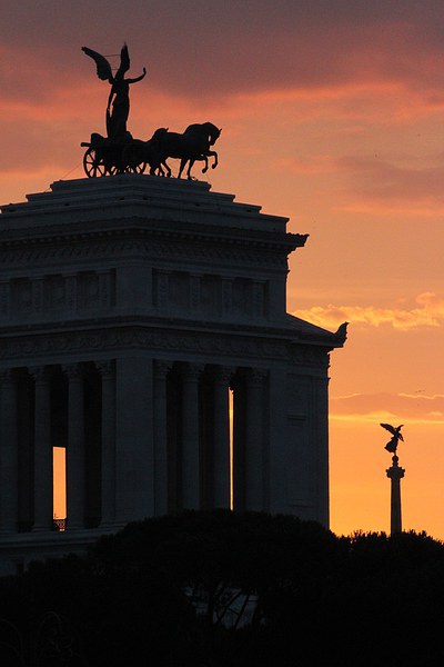 Sunset at Monumento Nazionale a Vittorio Emanuele  Picture Board by Samantha Higgs