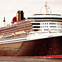 Buy canvas prints of Queen Mary 2 by Louise Godwin