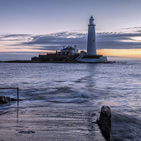 Buy canvas prints of St Mary’s Lighthouse by David Pringle