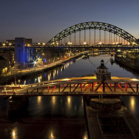 Buy canvas prints of Tyne Bridge by David Pringle