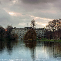 Buy canvas prints of Buckingham Palace by Lynn Bolt