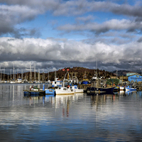 Buy canvas prints of  Tarbert Harbour Argyll and Bute by Lynn Bolt