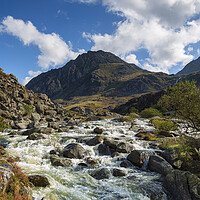 Buy canvas prints of Tryfan by Rory Trappe