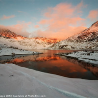 Buy canvas prints of First light at Llyn Llydaw by Rory Trappe