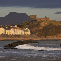 Buy canvas prints of Criccieth castle by Rory Trappe