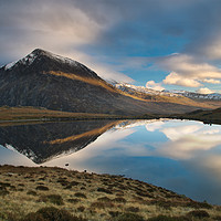 Buy canvas prints of Pen yr Ole Wen by Rory Trappe