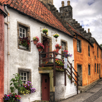 Buy canvas prints of Houses on Tanhouse Brae by Tom Gomez