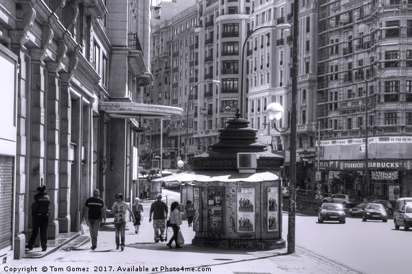 Newspaper Stand on the Gran Via - B&W Picture Board by Tom Gomez