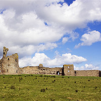 Buy canvas prints of Dunstanburgh Castle by Lynne Morris (Lswpp)