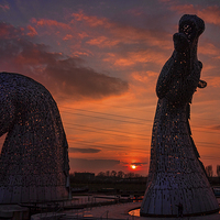 Buy canvas prints of  The Kelpies at Sunset by Lynne Morris (Lswpp)