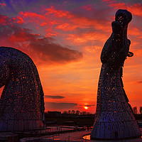 Buy canvas prints of The Kelpies at Sunset by Lynne Morris (Lswpp)