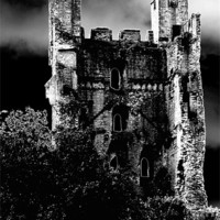 Buy canvas prints of Helmsley Castle by Robert Gipson