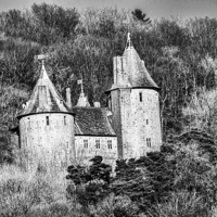 Buy canvas prints of Castell Coch Mono by Steve Purnell