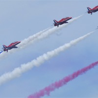 Buy canvas prints of 5 Red Arrows... by alan willoughby