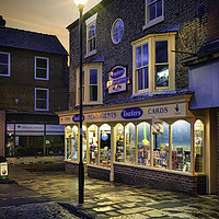 Buy canvas prints of Thirsk Market Place by K7 Photography