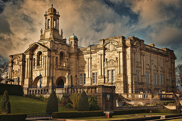 Evening Light at Cartwright Hall Picture Board by Colin Metcalf