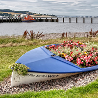 Buy canvas prints of Life Boat on Broughty Ferry  by Valerie Paterson