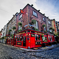 Buy canvas prints of The Temple Bar  by Valerie Paterson