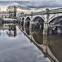 Buy canvas prints of Glasgow Clyde by Valerie Paterson