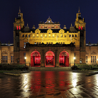 Buy canvas prints of Glasgow Kelvingrove Art Gallery and Museum at Nigh by Maria Gaellman