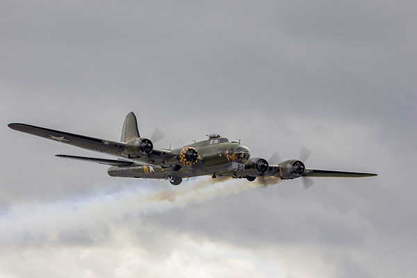 B17 Flying Fortress Picture Board by Dean Messenger