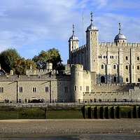 Buy canvas prints of  THE TOWER OF LONDON by Helen Cullens