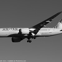 Buy canvas prints of United Airlines Boeing 787-8                by David Pyatt