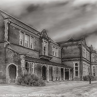 Buy canvas prints of OAKWOOD HOUSE by Rob Toombs