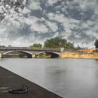 Buy canvas prints of  Maidstone Bridge by Rob Toombs