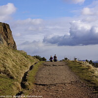 Buy canvas prints of The Radical Road to Arthur's Seat by Lee Osborne
