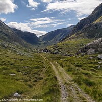 Buy canvas prints of Into the Mountains - Gleann Dubh by Lee Osborne