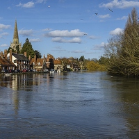 Buy canvas prints of High Water at Abingdon by Ian Lewis