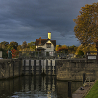 Buy canvas prints of  Goring Lock in Autumn by Ian Lewis