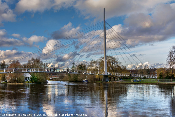 Footbridge Over The Thames At Reading Picture Board by Ian Lewis